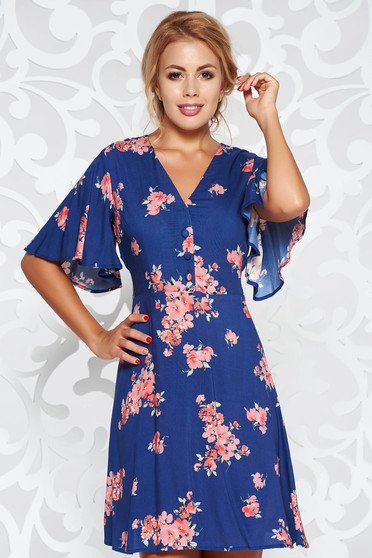 Rochie albastra de zi in clos din material vaporos si moale cu decolteu in v
