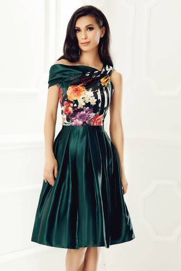 Rochie verde de ocazie fara maneci din material satinat cu imprimeu floral captusita pe interior