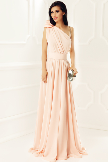 Rochie Ana Radu piersica de lux lunga in clos din voal captusita pe interior accesorizata cu cordon