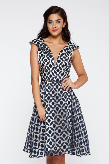 Rochie albastra-inchis eleganta in clos fara maneci captusita pe interior