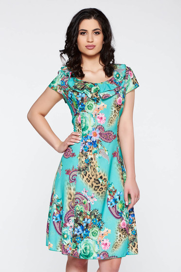 Rochie mint de zi in clos din material usor elastic cu volanase