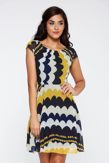 Rochie mustarie de zi in clos din material vaporos din material neelastic captusita pe interior