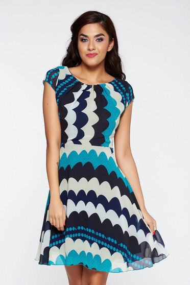 Rochie turcoaz de zi in clos din material vaporos din material neelastic captusita pe interior