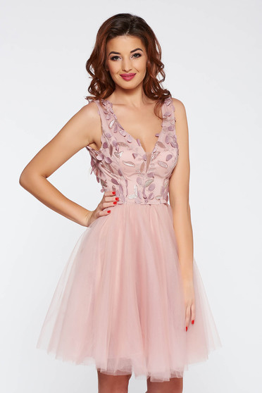 Rochie Artista rosa de ocazie in clos brodata cu tul captusita pe interior cu bust buretat