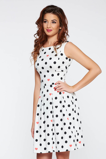 Rochie LaDonna alba casual in clos din bumbac usor elastic cu buline