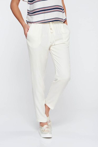 Pantaloni PrettyGirl casual nude cu elastic in talie din material vaporos cu buzunare