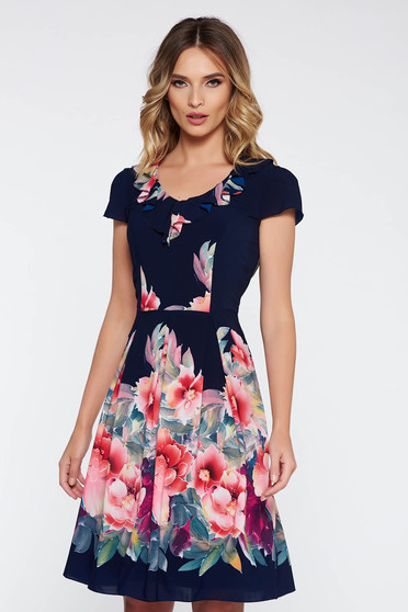 Rochie albastra-inchis eleganta in clos din material usor elastic cu imprimeuri florale si volanase