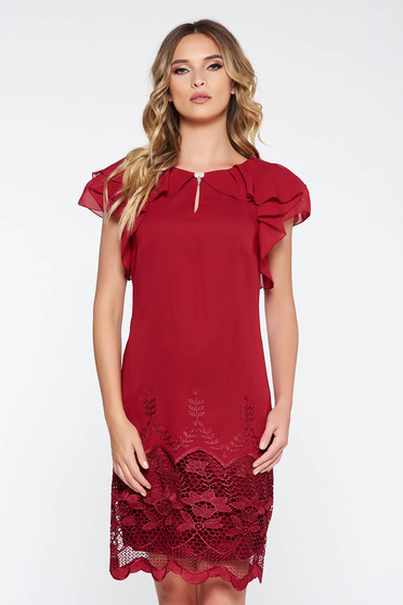Rochie visinie de ocazie cu croi larg din material vaporos captusita pe interior cu aplicatii de dantela cu volanase
