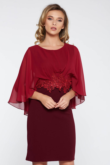Rochie visinie de ocazie tip creion din stofa usor elastica si voal cu insertii de broderie