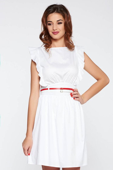 Rochie PrettyGirl alba casual din bumbac neelastic cu volanase cu accesoriu tip curea