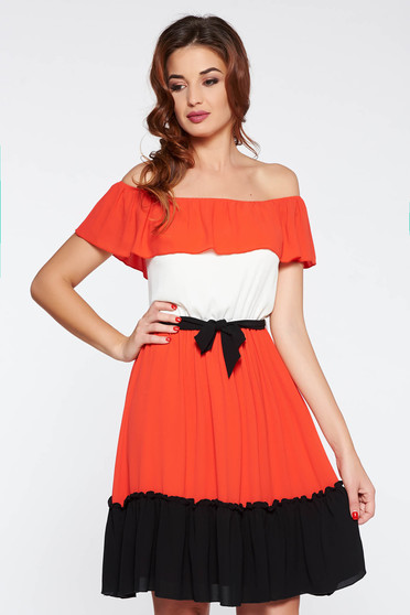 Rochie LaDonna corai casual croi in clos pe umeri accesorizata cu cordon
