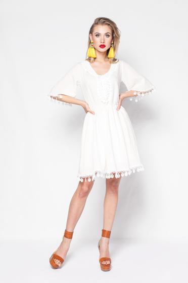 Rochie PrettyGirl nude casual in clos din in captusita pe interior cu elastic in talie si aplicatii de dantela