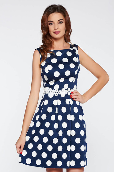 Rochie LaDonna albastra-inchis casual in clos bumbac usor elastic cu buline