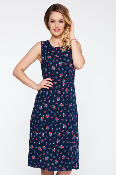 Rochie albastra-inchis de zi in clos cu imprimeuri florale material subtire