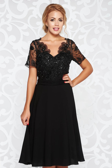 Rochie neagra de ocazie in clos din voal cu tul cu aplicatii cu margele