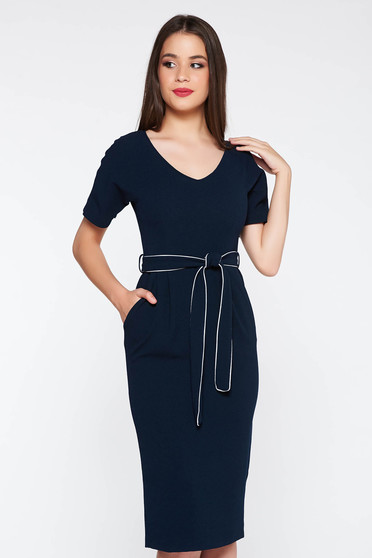Rochie StarShinerS albastra-inchis eleganta cu un croi mulat din material moale accesorizata cu cordon