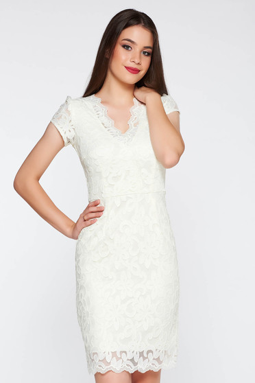 Rochie crem eleganta din dantela cu un croi mulat cu decolteu in v