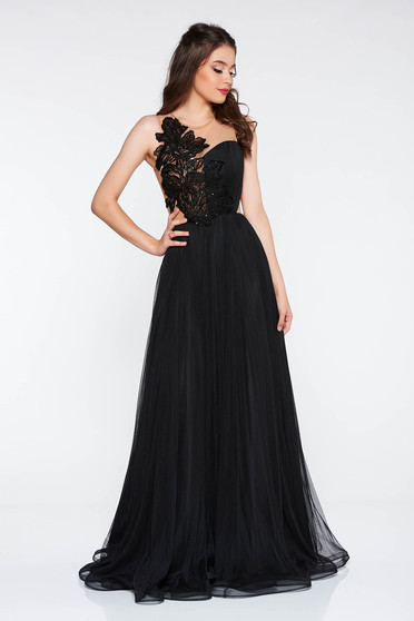 Rochie Ana Radu neagra de ocazie lunga in clos cu bust buretat cu insertii de broderie