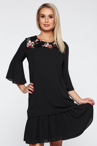 Rochie neagra eleganta cu croi larg material subtire cu tul si broderie in fata