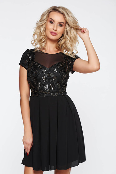 Rochie neagra de ocazie in clos din dantela cu aplicatii cu paiete
