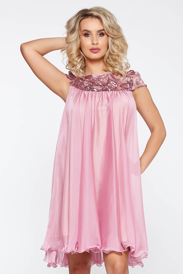 Rochie Artista lila de ocazie cu croi larg din voal captusita pe interior cu insertii de broderie