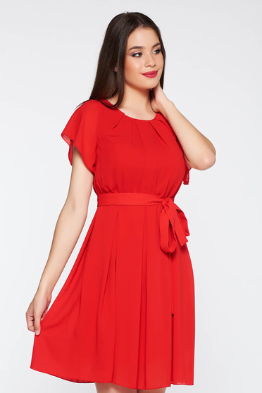Rochie rosie eleganta din material vaporos si transparent cu elastic in talie