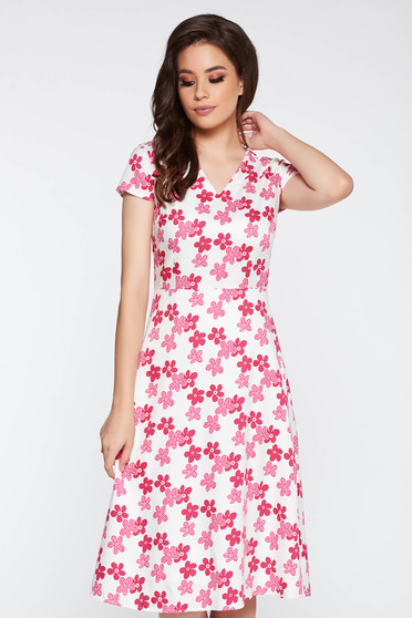 Rochie roz deschis eleganta in clos din material usor elastic cu imprimeuri florale cu decolteu in v