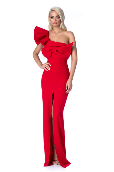 Rochie Ana Radu rosie de ocazie lunga tip sirena cu un croi mulat cu volanase accesorizata cu o fundita