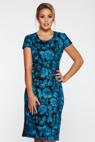 Rochie turcoaz de ocazie cu un croi mulat captusita pe interior din material usor elastic