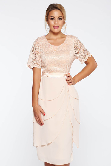 Rochie crem de ocazie midi din dantela cu volanase