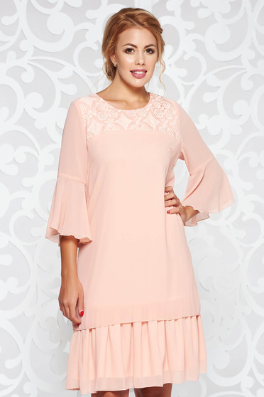 Rochie piersica eleganta brodata cu croi larg din voal captusita pe interior cu volanase