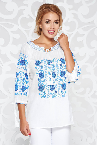 Bluza dama alba casual brodata cu croi larg din bumbac neelastic accesorizata cu snur