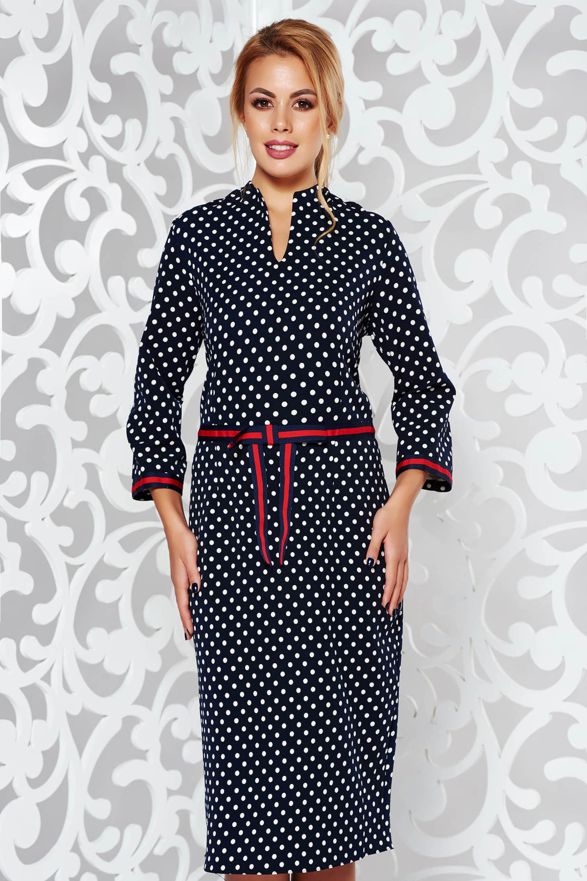 Rochie albastra-inchis eleganta midi din material usor elastic cu buline