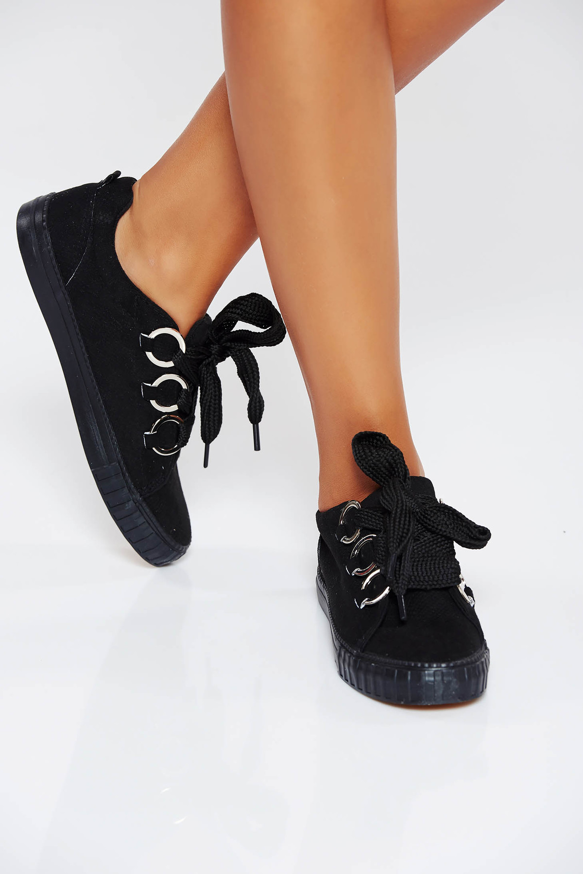 Pantofi sport negri casual din piele ecologica cu talpa usoara si cu accesorii metalice