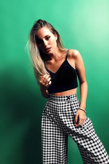 Pantaloni StarShinerS albi office cu talie inalta din material elastic cu un croi evazat