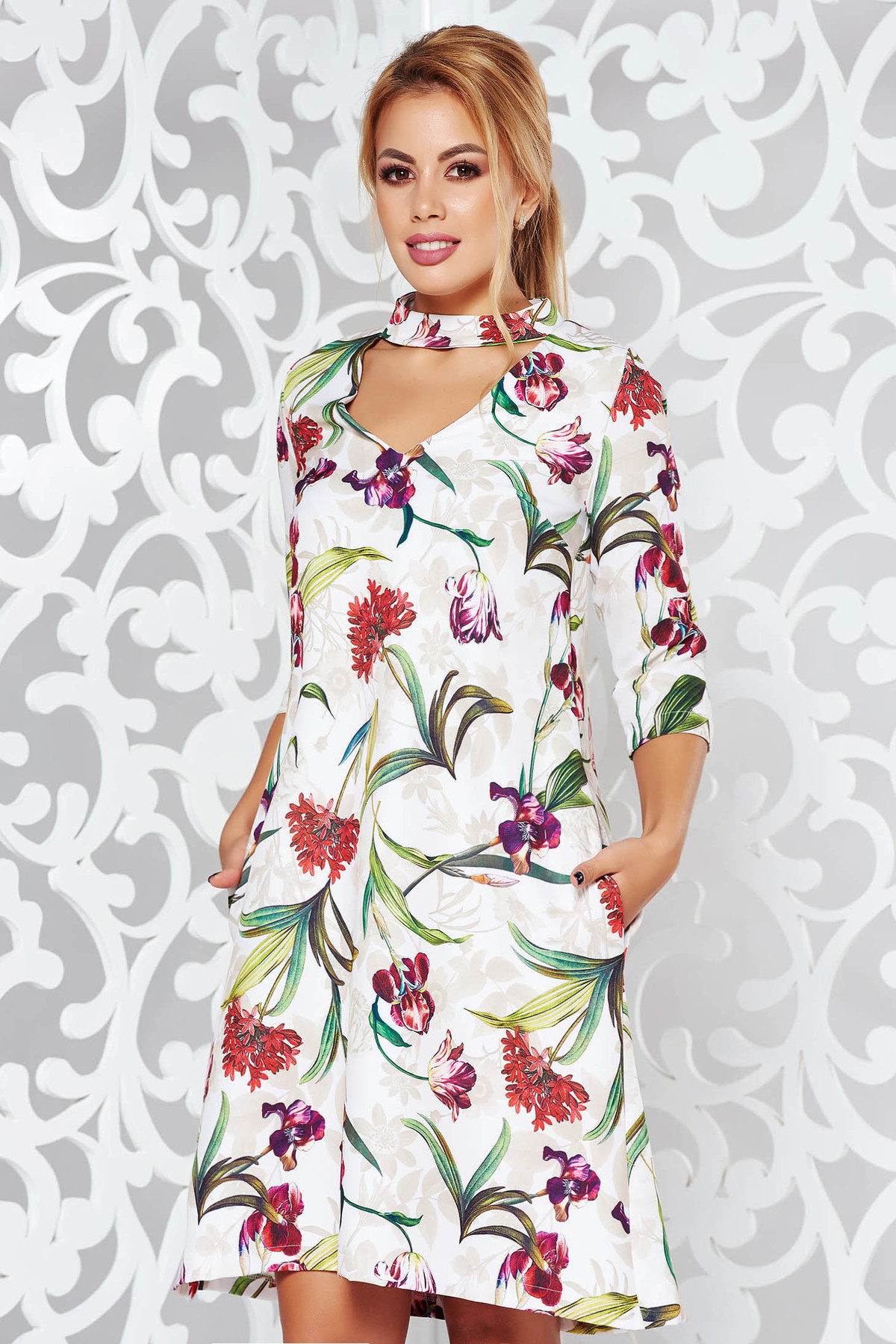 Rochie StarShinerS alba eleganta cu croi larg cu maneca 3/4 material fin la atingere cu imprimeu floral