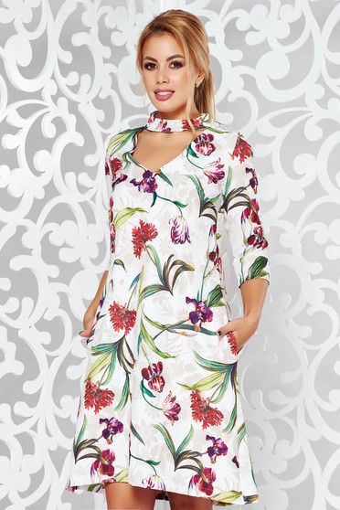Rochie StarShinerS alba eleganta cu croi larg cu maneca 3/4 material fin la atingere cu imprimeu floral