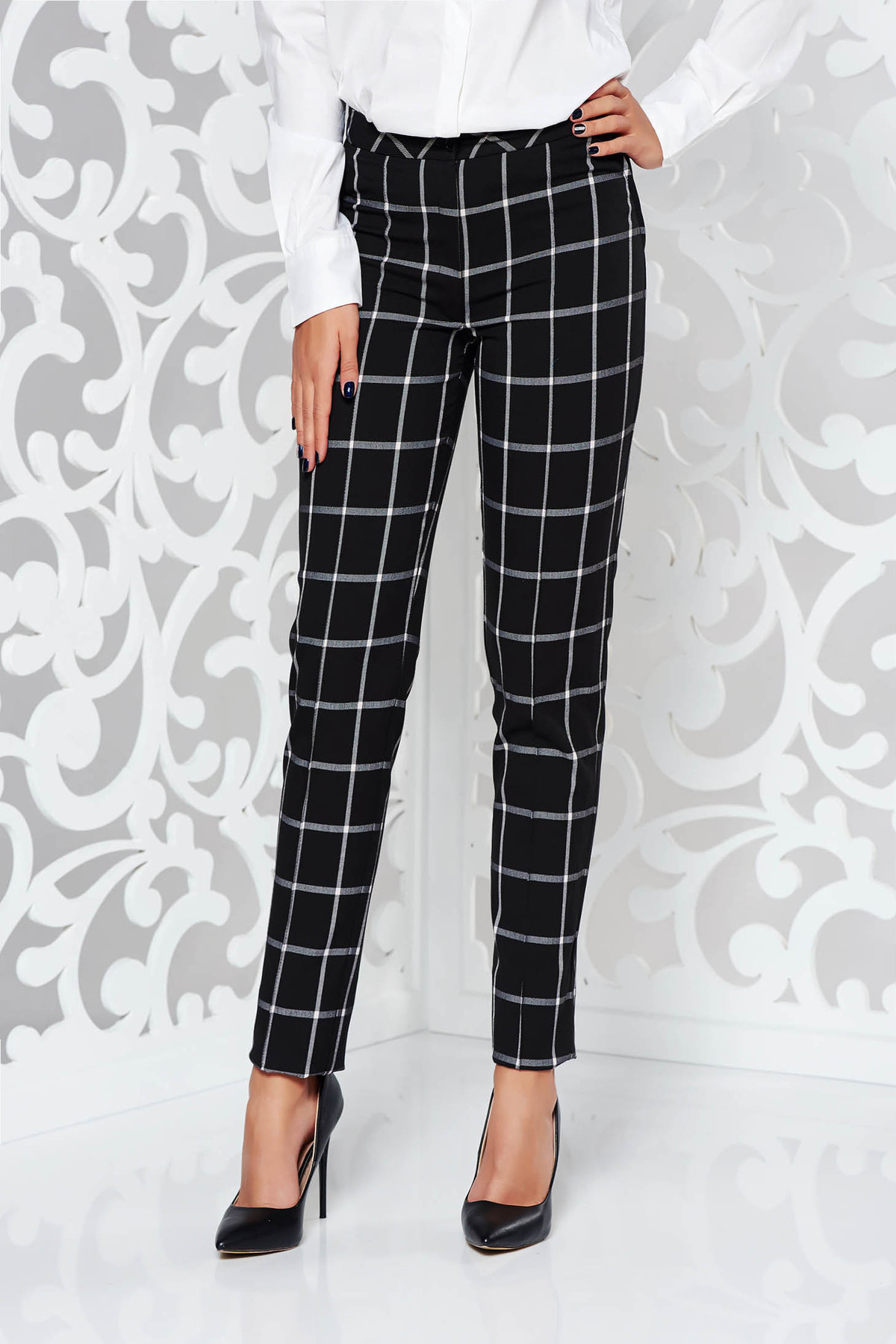 Pantaloni LaDonna negri office conici cu talie medie din stofa usor elastica in carouri