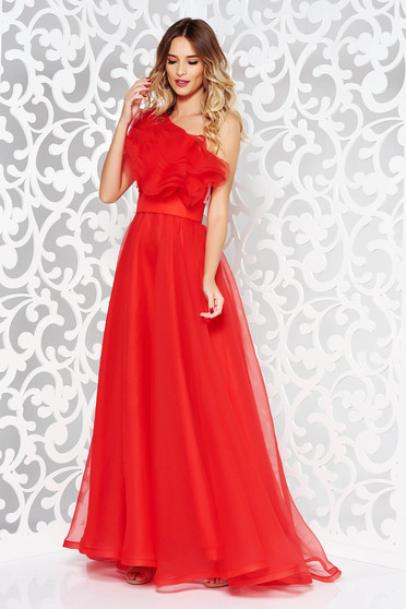 Rochie Ana Radu rosie de lux pe umar din tul captusita pe interior cu volanase