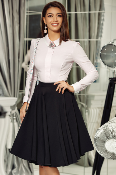 Body Fofy rosa bumbac usor elastic cu un croi mulat accesorizat cu brosa