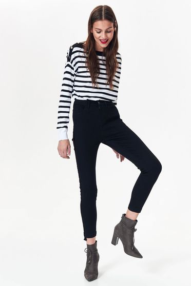 Pantaloni Top Secret negri casual cu talie medie din bumbac usor elastic cu un croi mulat