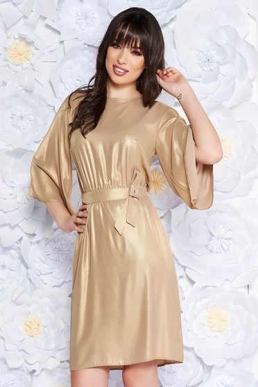 Rochie StarShinerS aurie de ocazie in clos din material subtire captusita pe interior cu elastic in talie