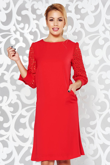 Rochie rosie eleganta cu croi in A din material neelastic captusita pe interior cu buzunare
