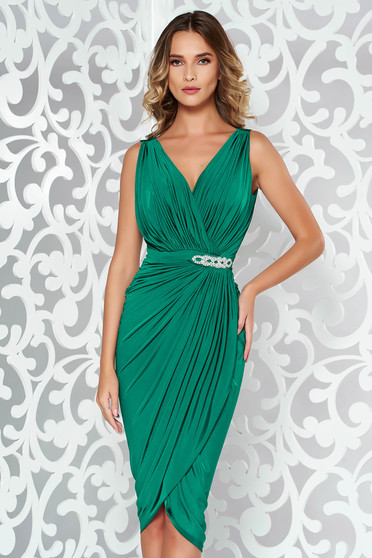 Rochie verde de ocazie petrecuta cu un croi mulat material subtire accesorizata cu pietre stras