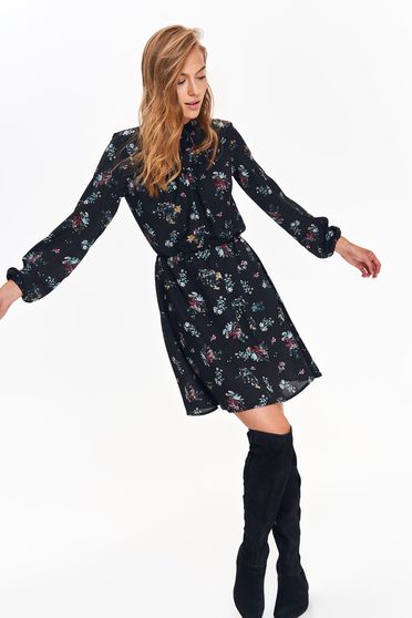 Rochie Top Secret neagra de zi in clos cu maneca lunga material subtire cu imprimeu floral