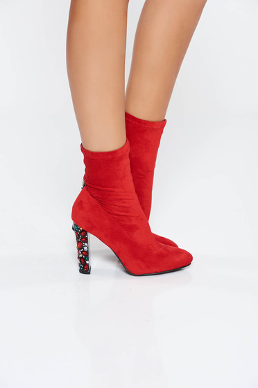 Botine rosii elegante cu toc gros cu aplicatii cu pietre strass