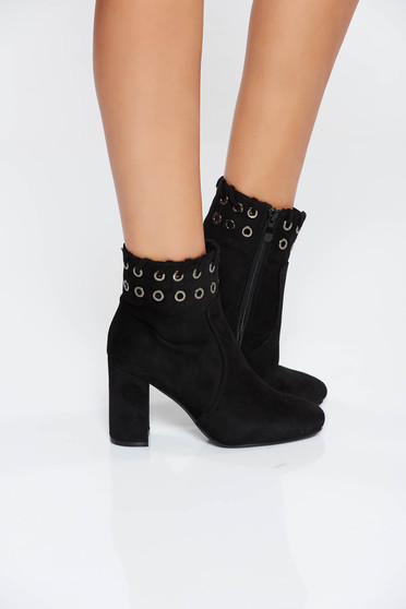 Botine negre office din piele ecologica cu toc gros si cu accesorii metalice