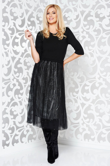 Rochie StarShinerS neagra de zi in clos din material tricotat cu elastic in talie cu aplicatii cu pietre strass