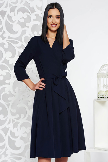 Rochie albastra-inchis eleganta midi in clos din bumbac neelastic cu decolteu in v