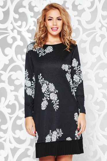 Rochie neagra casual cu croi larg din material usor elastic cu volanase la baza rochiei